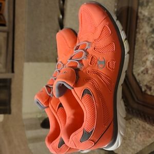 Salmon size 7 Champion womens tennis shoes